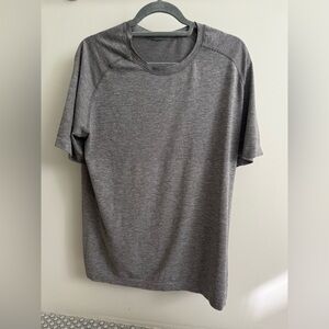 Lululemon Metal Vent Athletic Shirt - Size Large - Gray